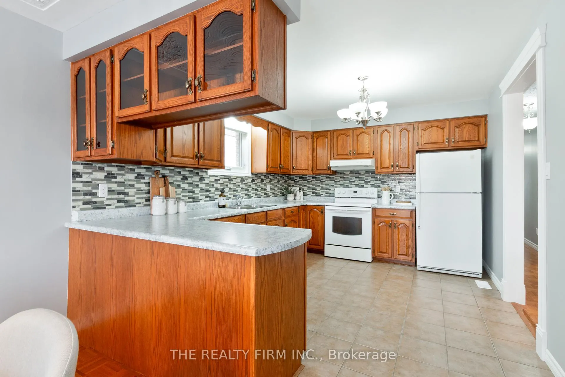 Photo 15 of 10 Westgate Avenue, Strathroy-Caradoc, SW — HOMEH