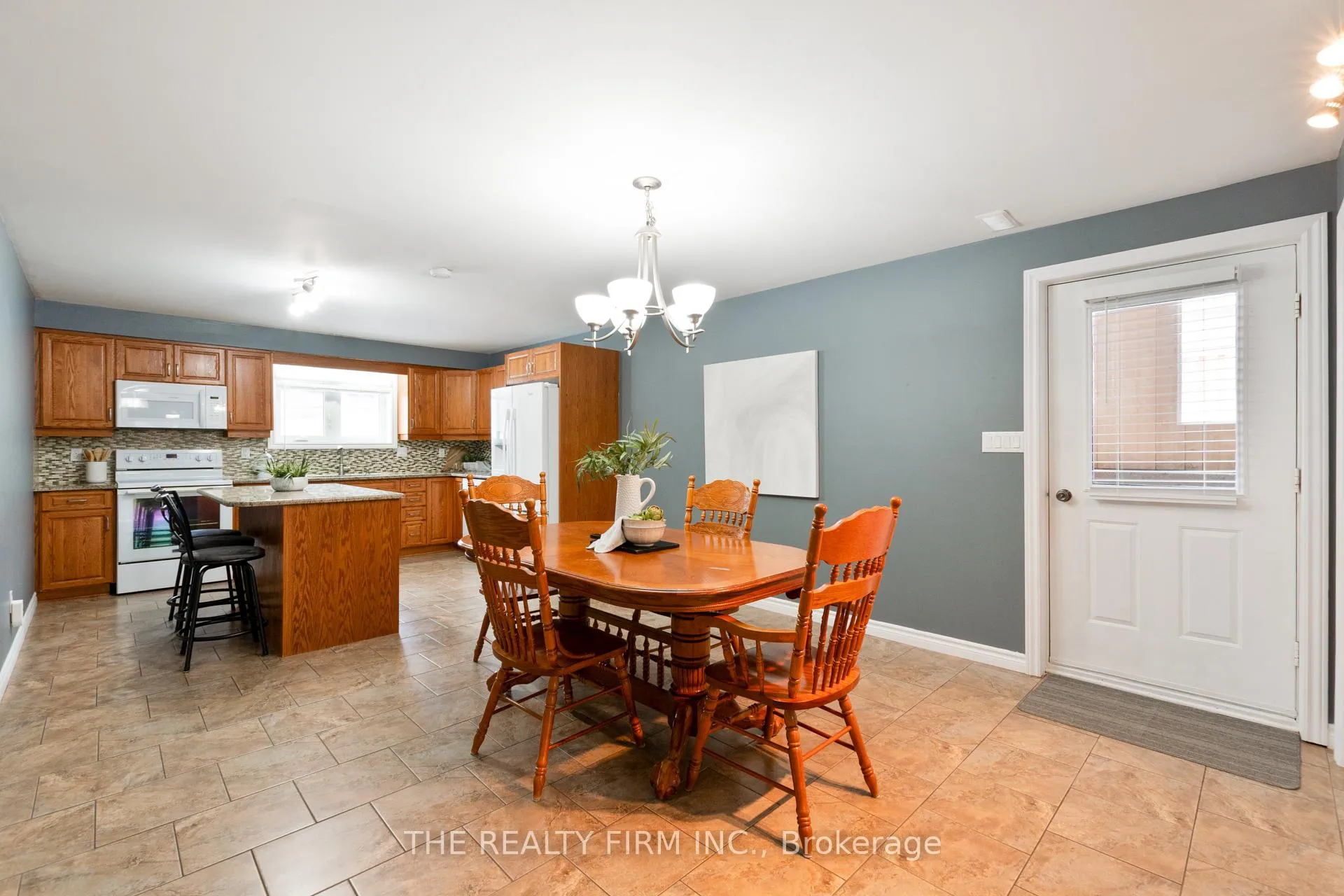 Photo 30 of 10 Westgate Avenue, Strathroy-Caradoc, SW — HOMEH