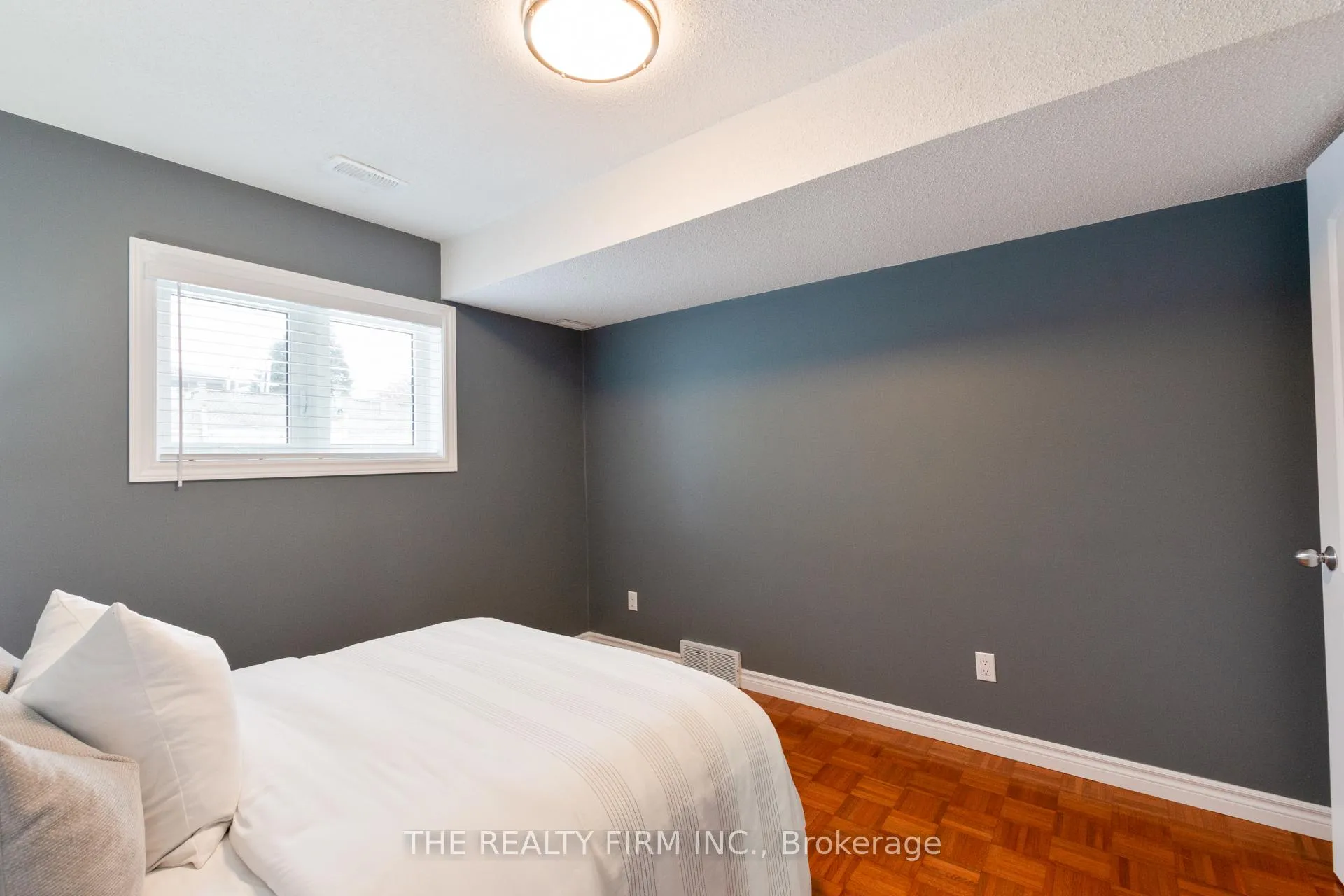 Photo 35 of 10 Westgate Avenue, Strathroy-Caradoc, SW — HOMEH