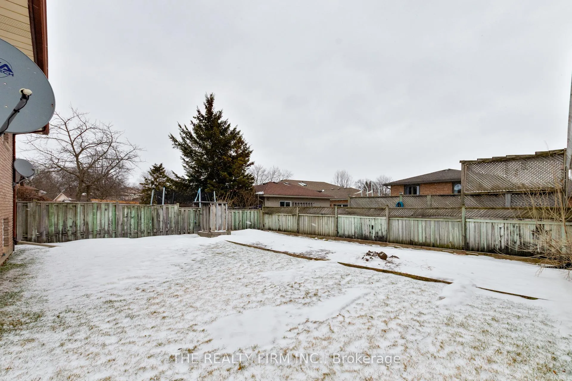 Photo 38 of 10 Westgate Avenue, Strathroy-Caradoc, SW — HOMEH