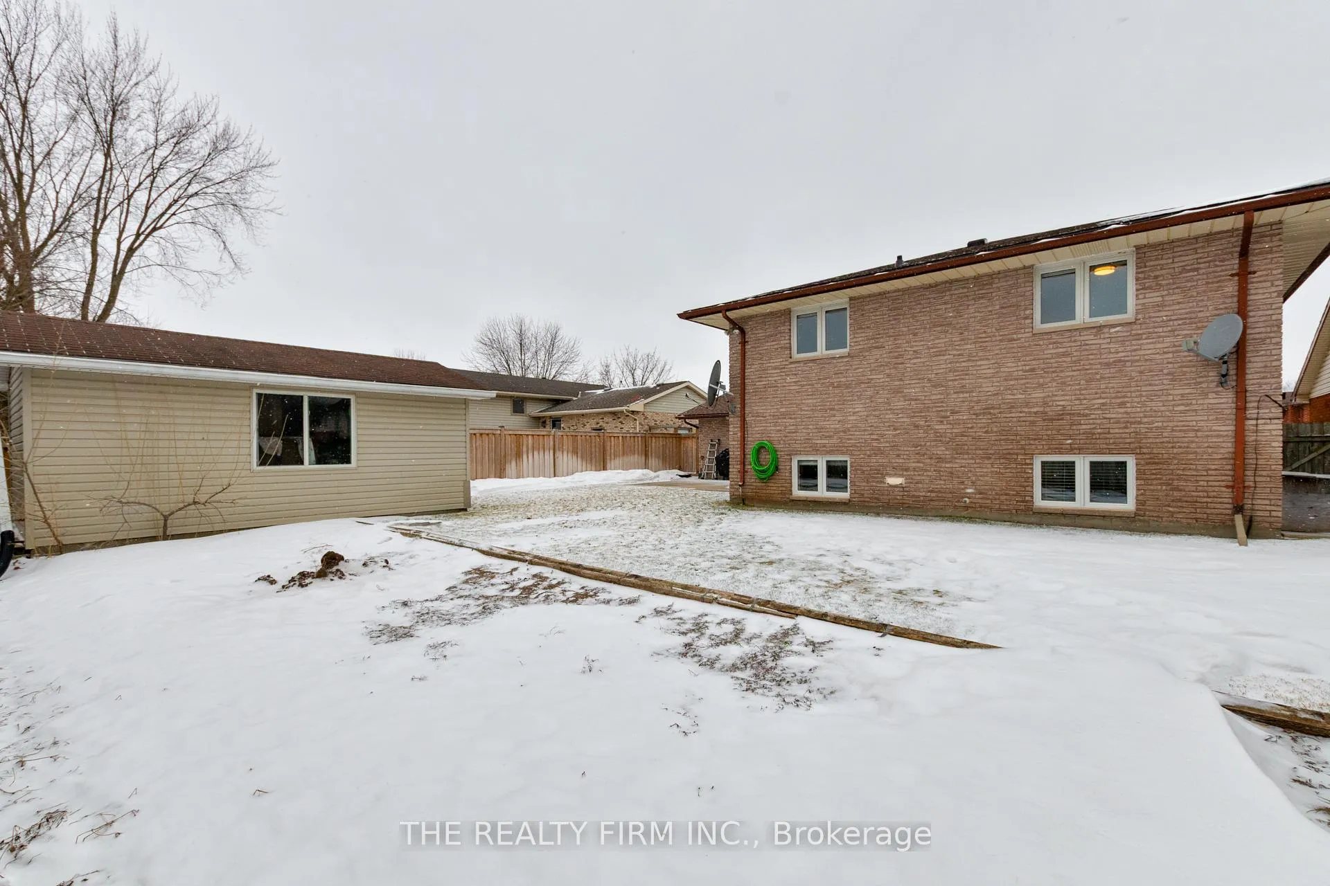 Photo 41 of 10 Westgate Avenue, Strathroy-Caradoc, SW — HOMEH