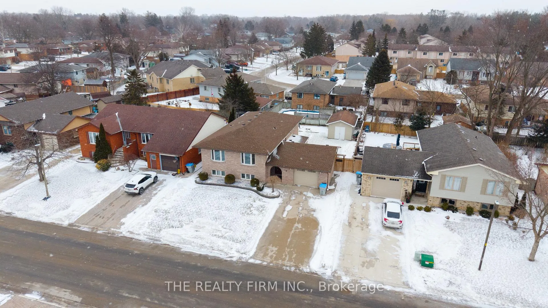 Photo 43 of 10 Westgate Avenue, Strathroy-Caradoc, SW — HOMEH