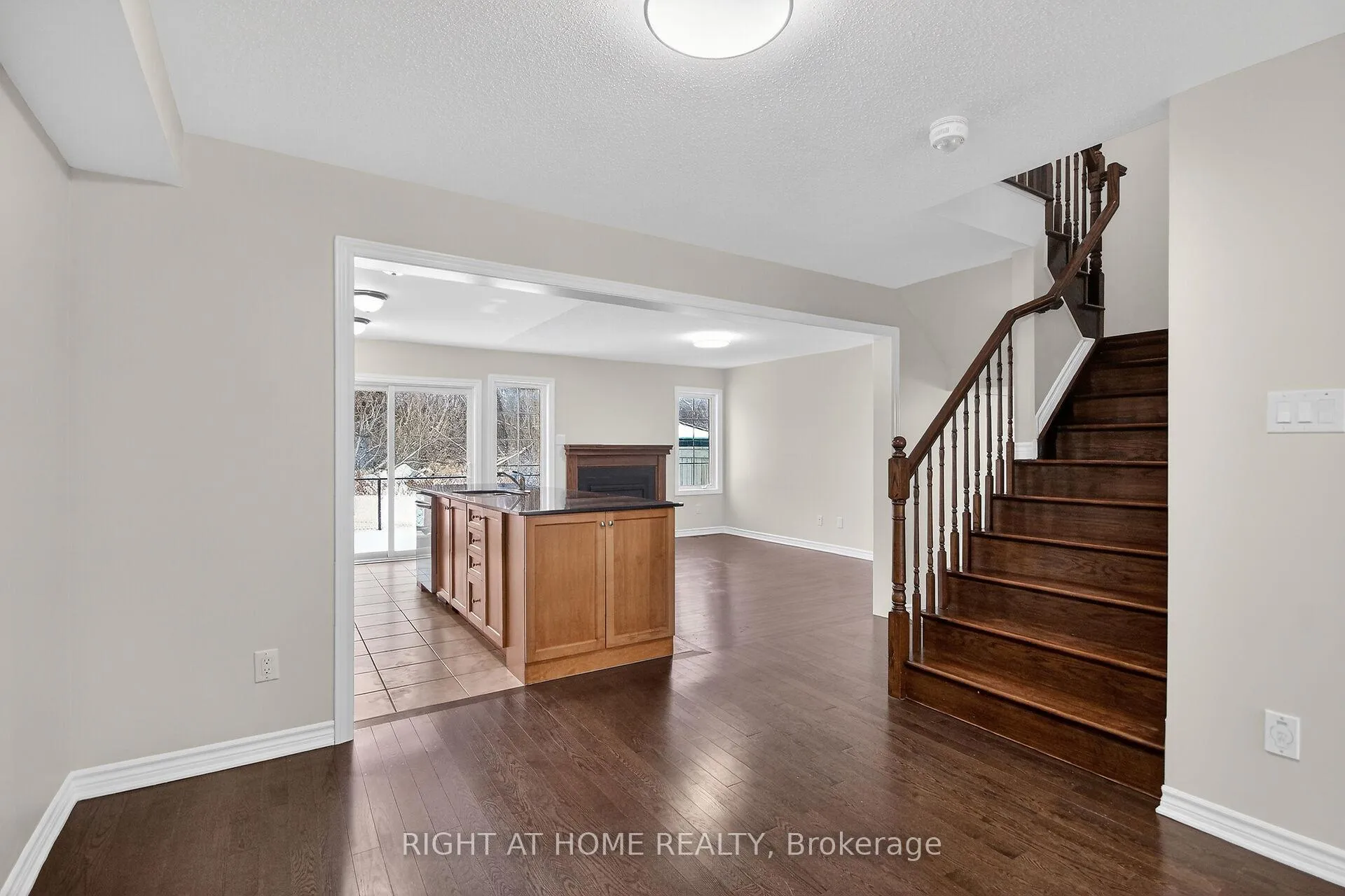 Photo 8 of 766 Mayfly Crescent, Ottawa, Barrhaven - Half Moon Bay — HOMEH