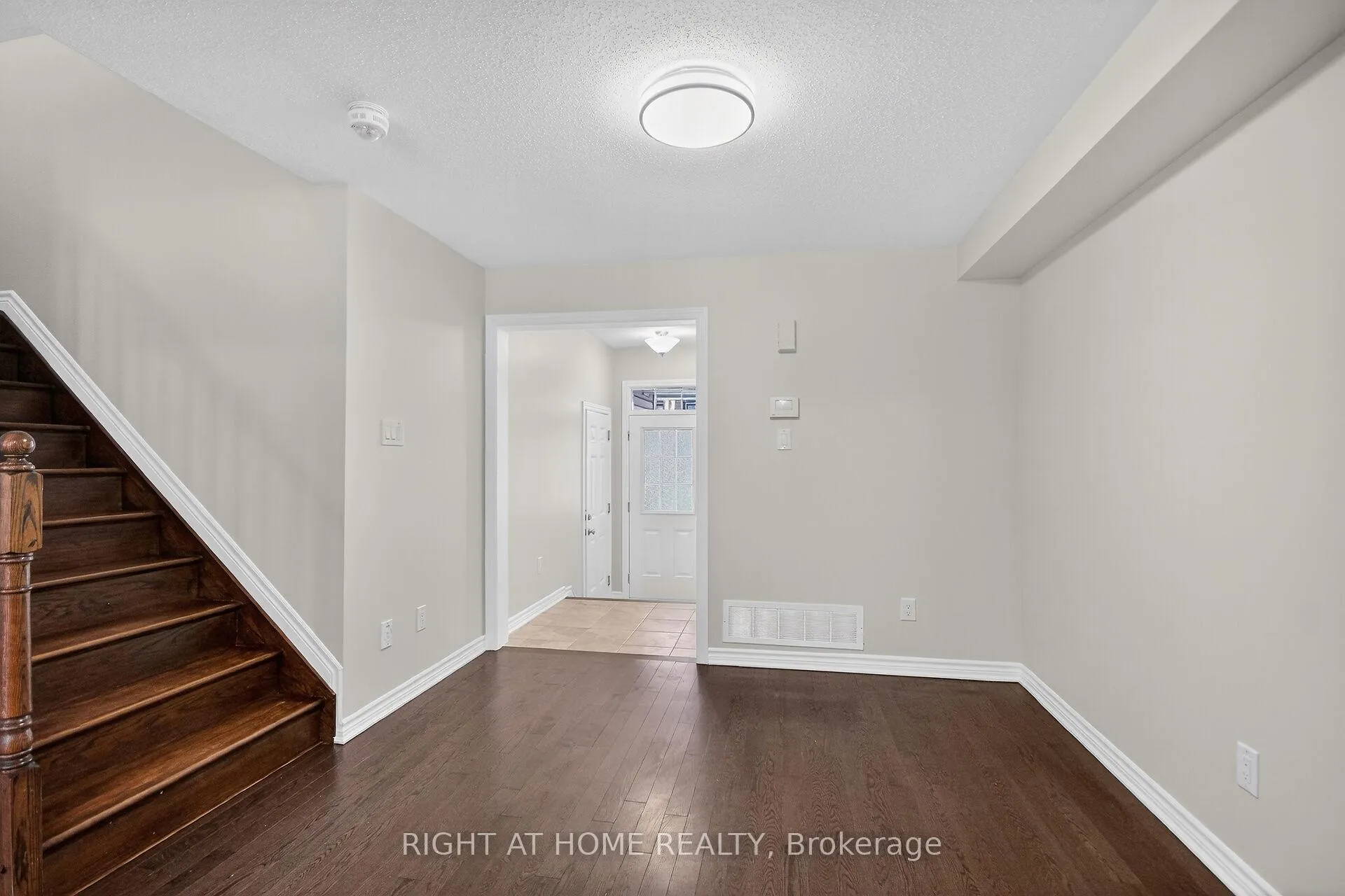Photo 10 of 766 Mayfly Crescent, Ottawa, Barrhaven - Half Moon Bay — HOMEH
