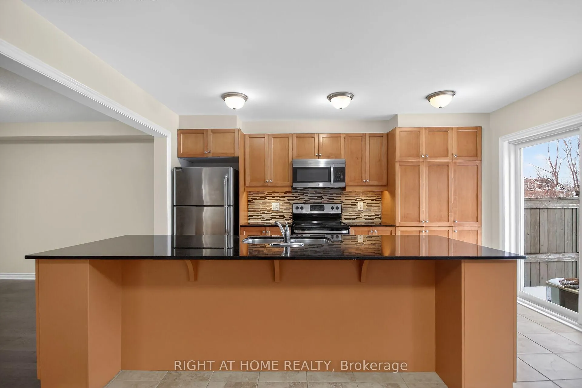 Photo 15 of 766 Mayfly Crescent, Ottawa, Barrhaven - Half Moon Bay — HOMEH