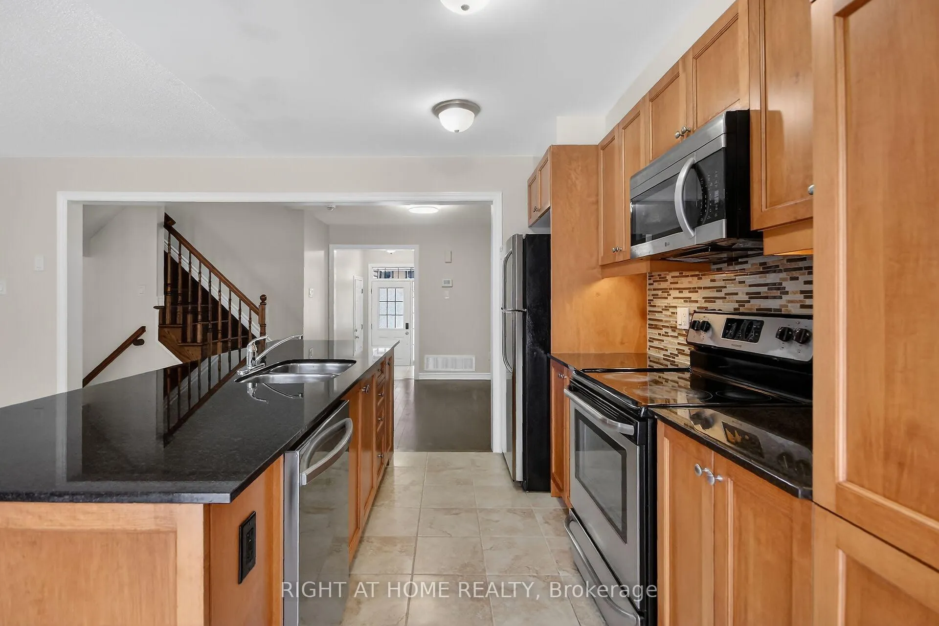 Photo 17 of 766 Mayfly Crescent, Ottawa, Barrhaven - Half Moon Bay — HOMEH
