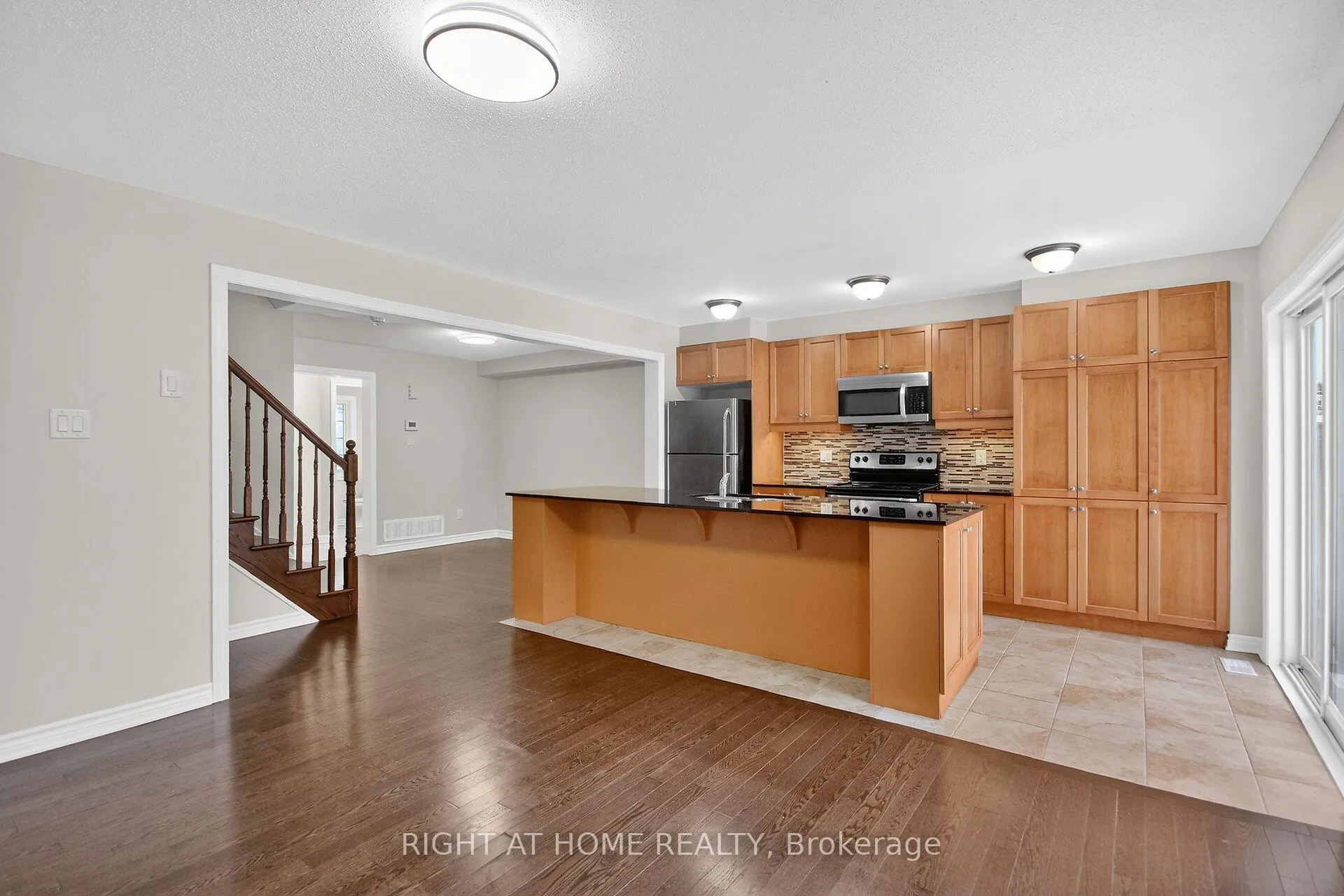 Photo 20 of 766 Mayfly Crescent, Ottawa, Barrhaven - Half Moon Bay — HOMEH
