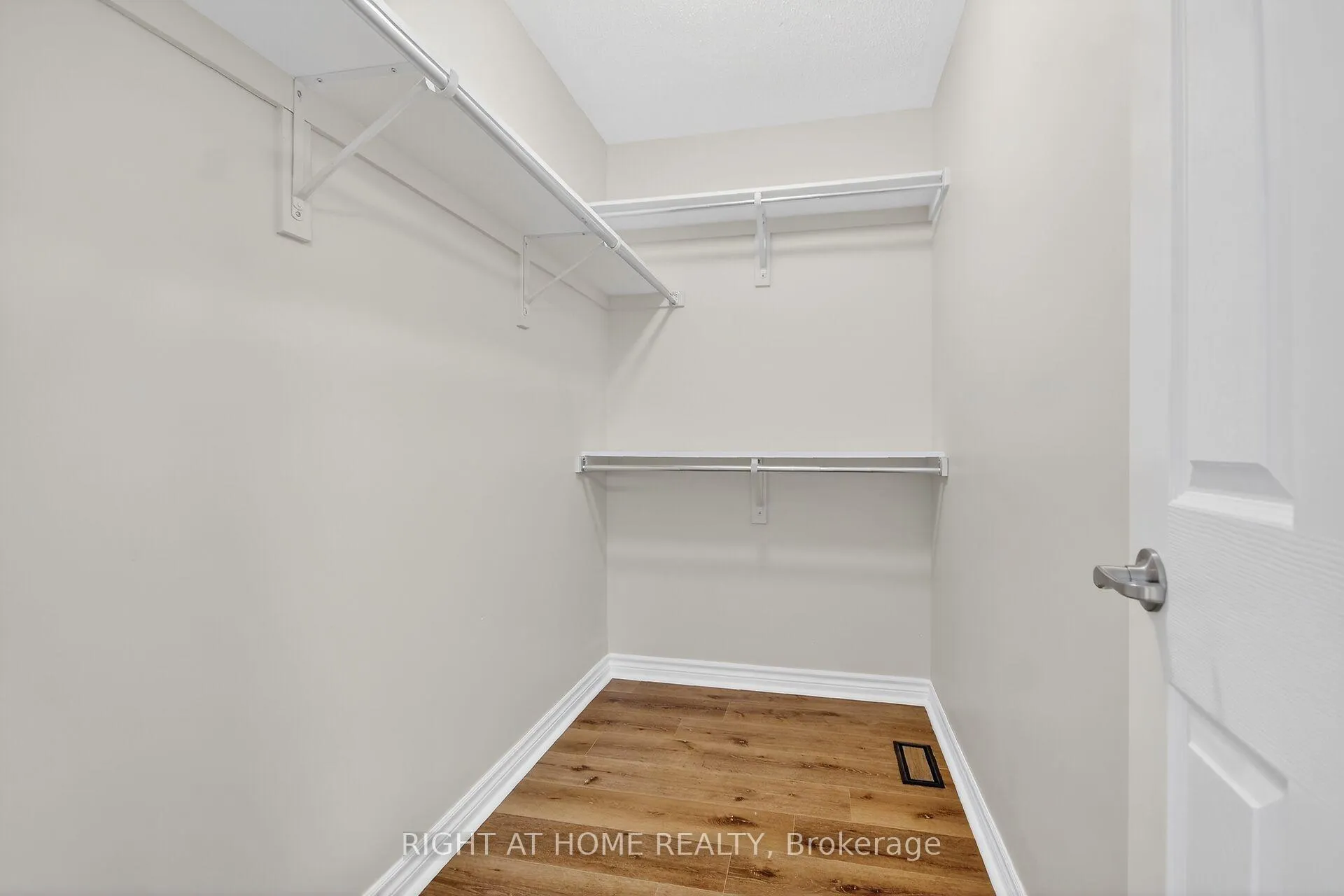 Photo 32 of 766 Mayfly Crescent, Ottawa, Barrhaven - Half Moon Bay — HOMEH