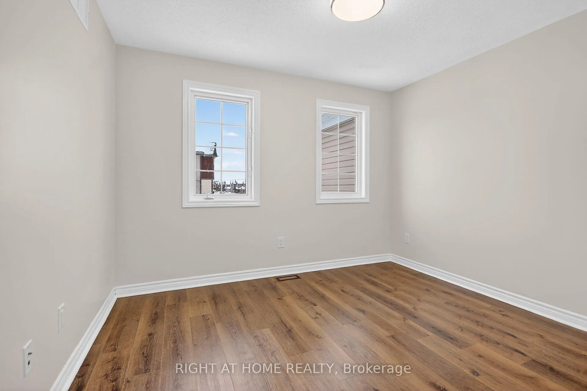 Photo 33 of 766 Mayfly Crescent, Ottawa, Barrhaven - Half Moon Bay — HOMEH