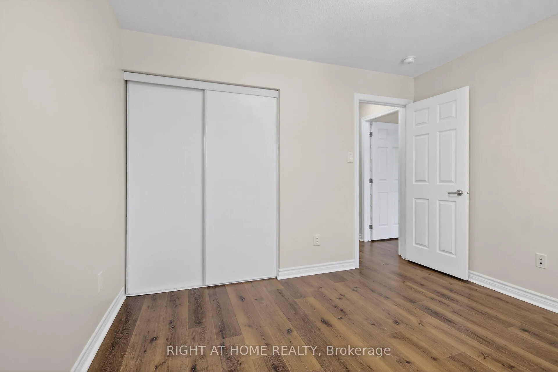 Photo 35 of 766 Mayfly Crescent, Ottawa, Barrhaven - Half Moon Bay — HOMEH