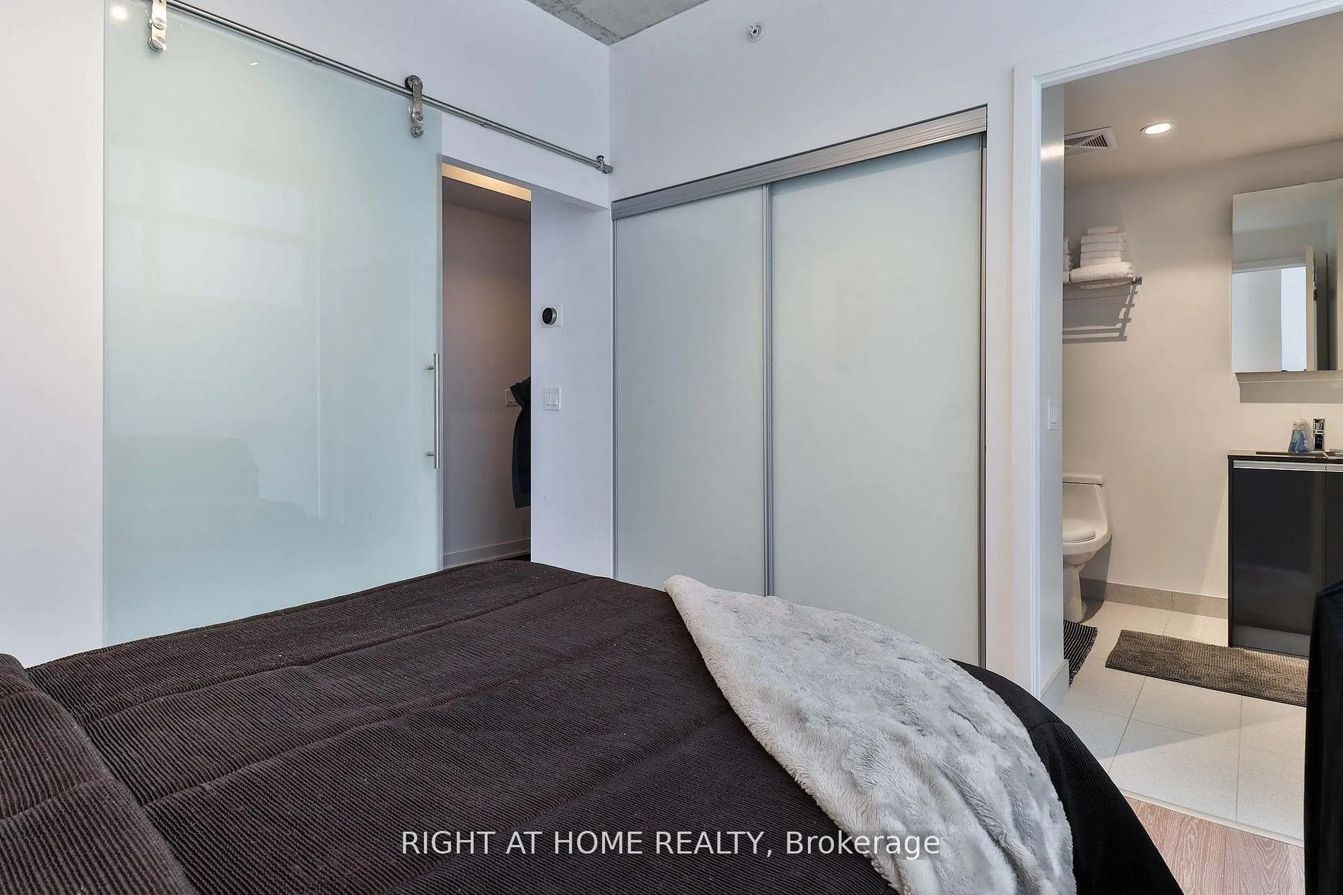 Photo 15 of Unit 906, 1190 Dundas Street E, Toronto, South Riverdale — HOMEH