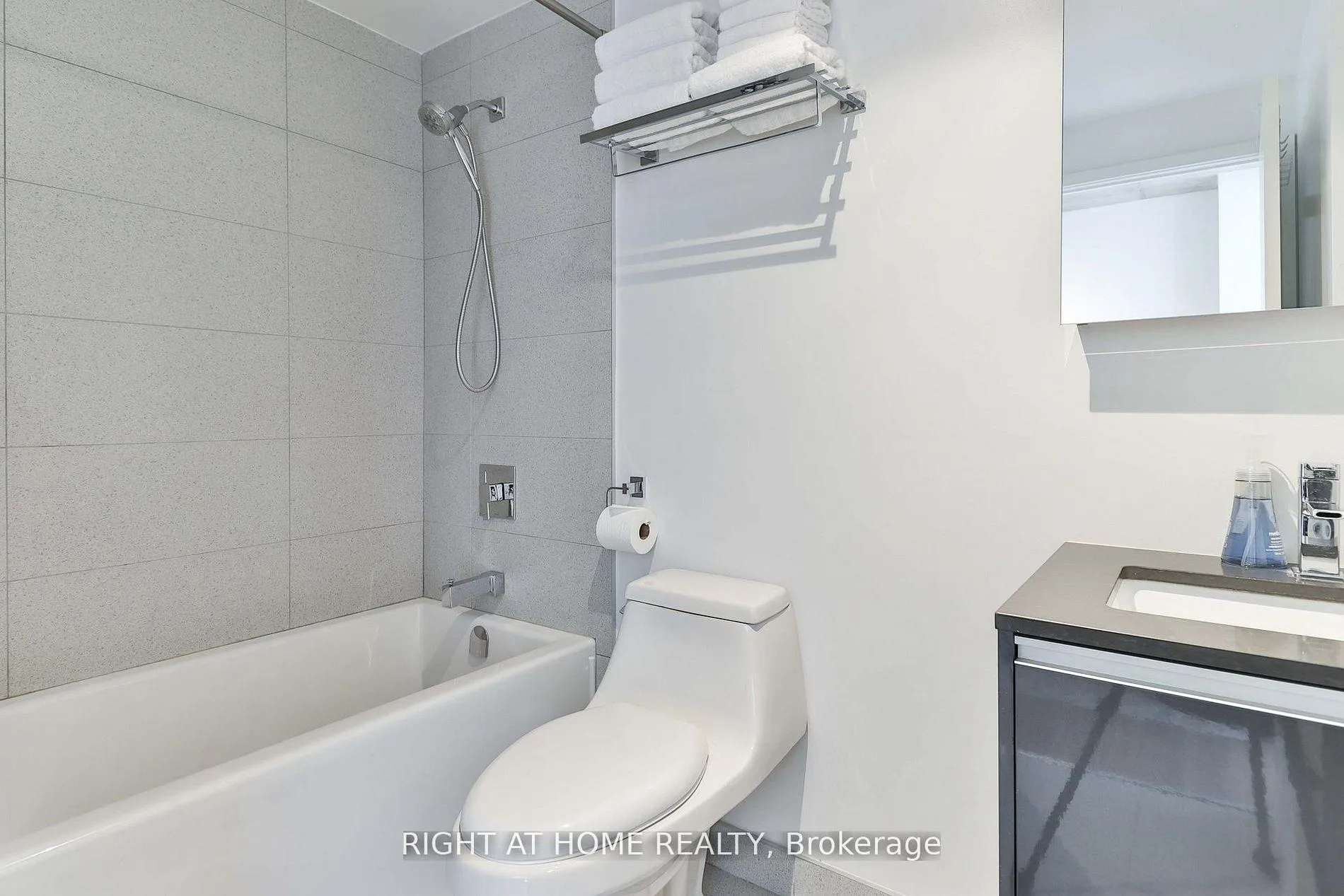 Photo 17 of Unit 906, 1190 Dundas Street E, Toronto, South Riverdale — HOMEH