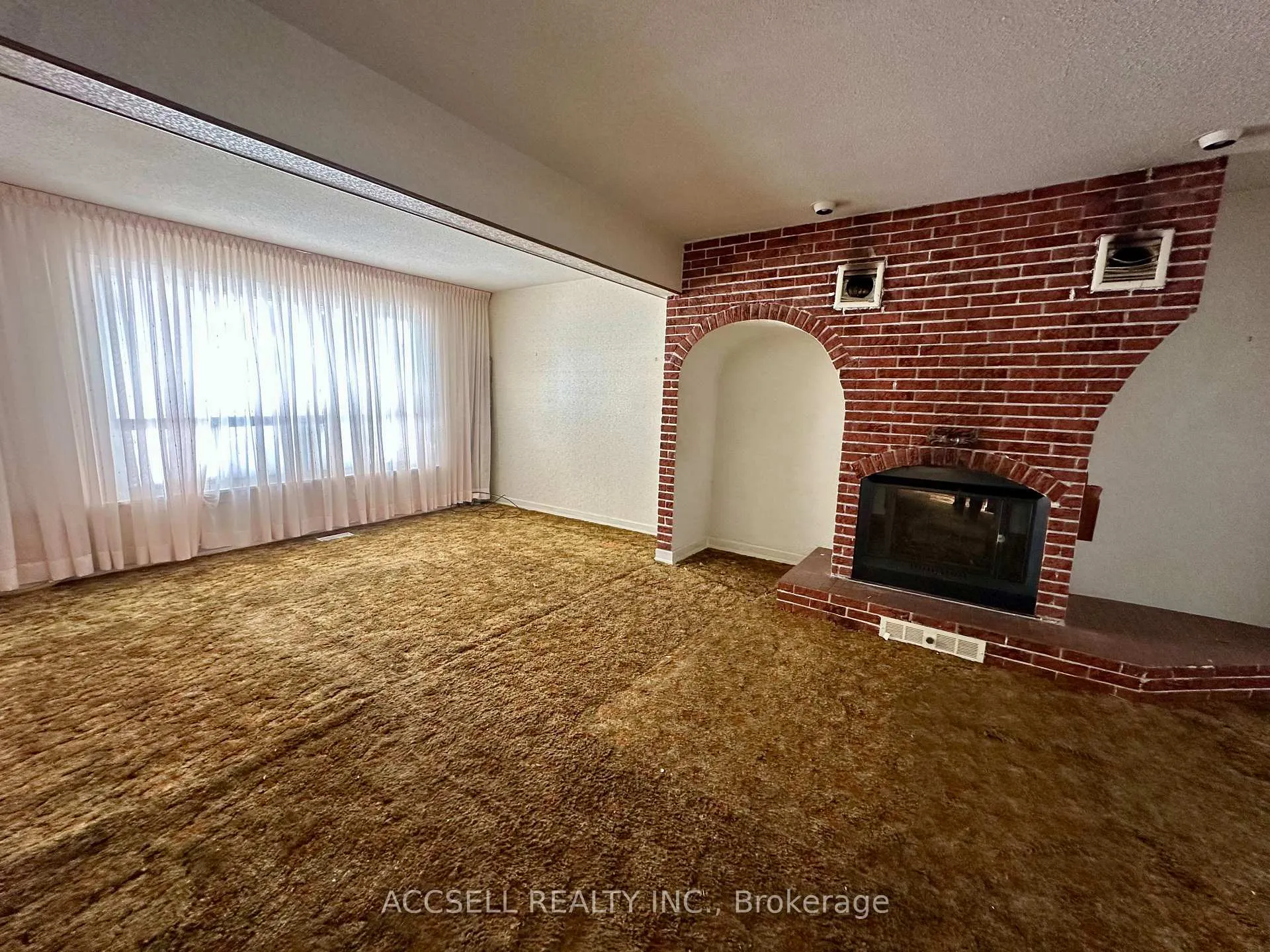 Photo 4 of 18627 Hurontario Street, Caledon, Rural Caledon — HOMEH