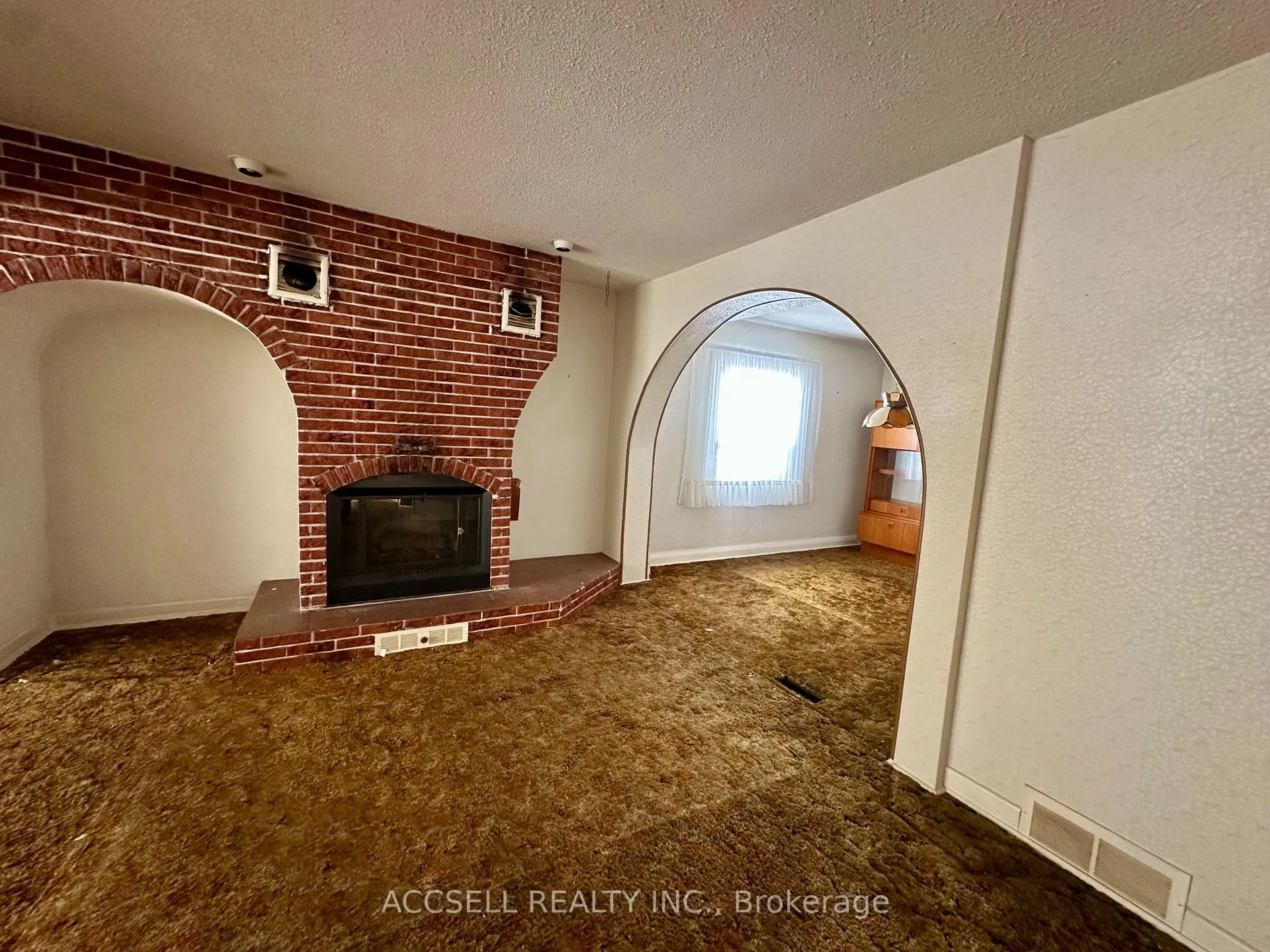 Photo 5 of 18627 Hurontario Street, Caledon, Rural Caledon — HOMEH