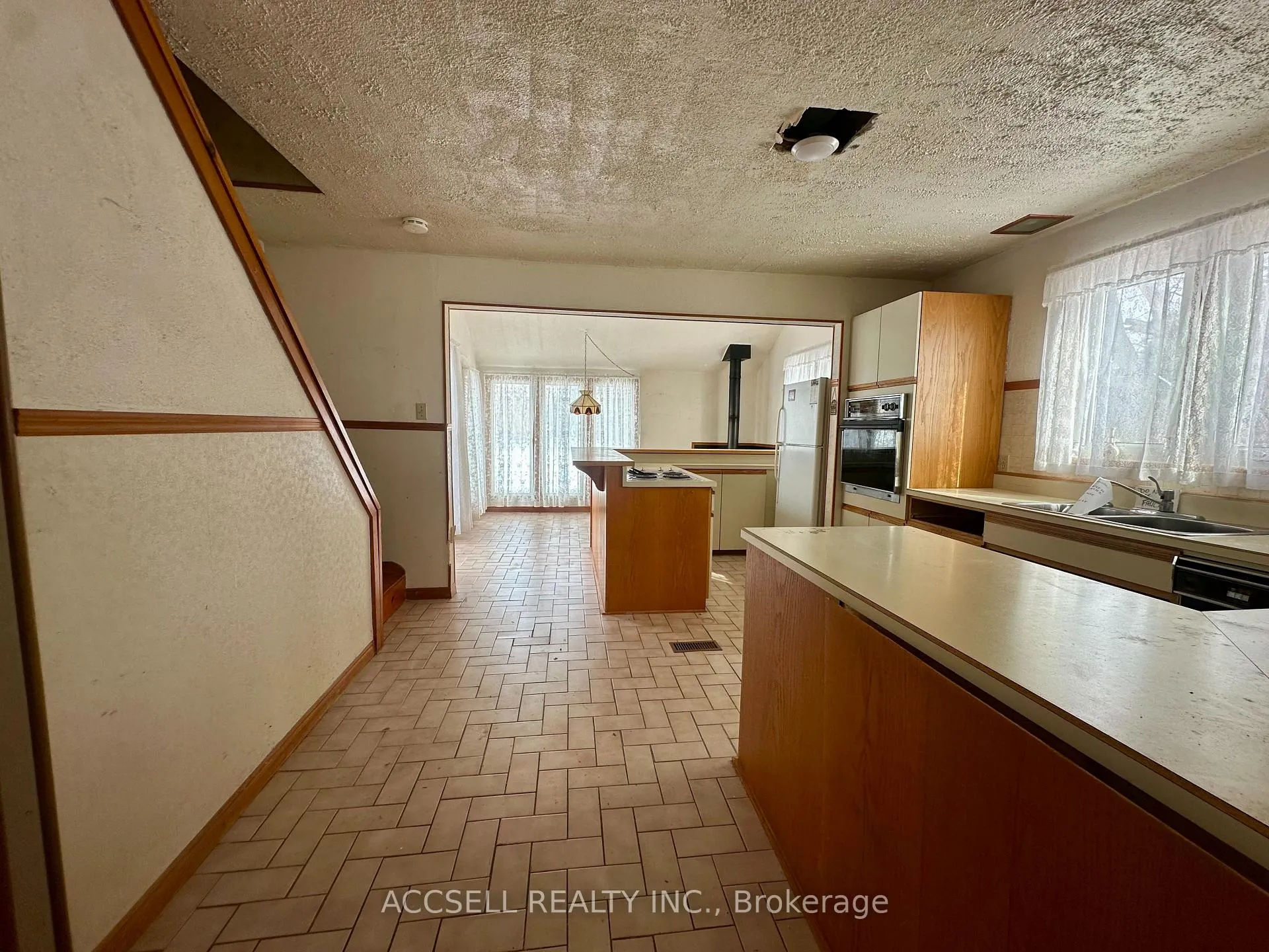 Photo 11 of 18627 Hurontario Street, Caledon, Rural Caledon — HOMEH