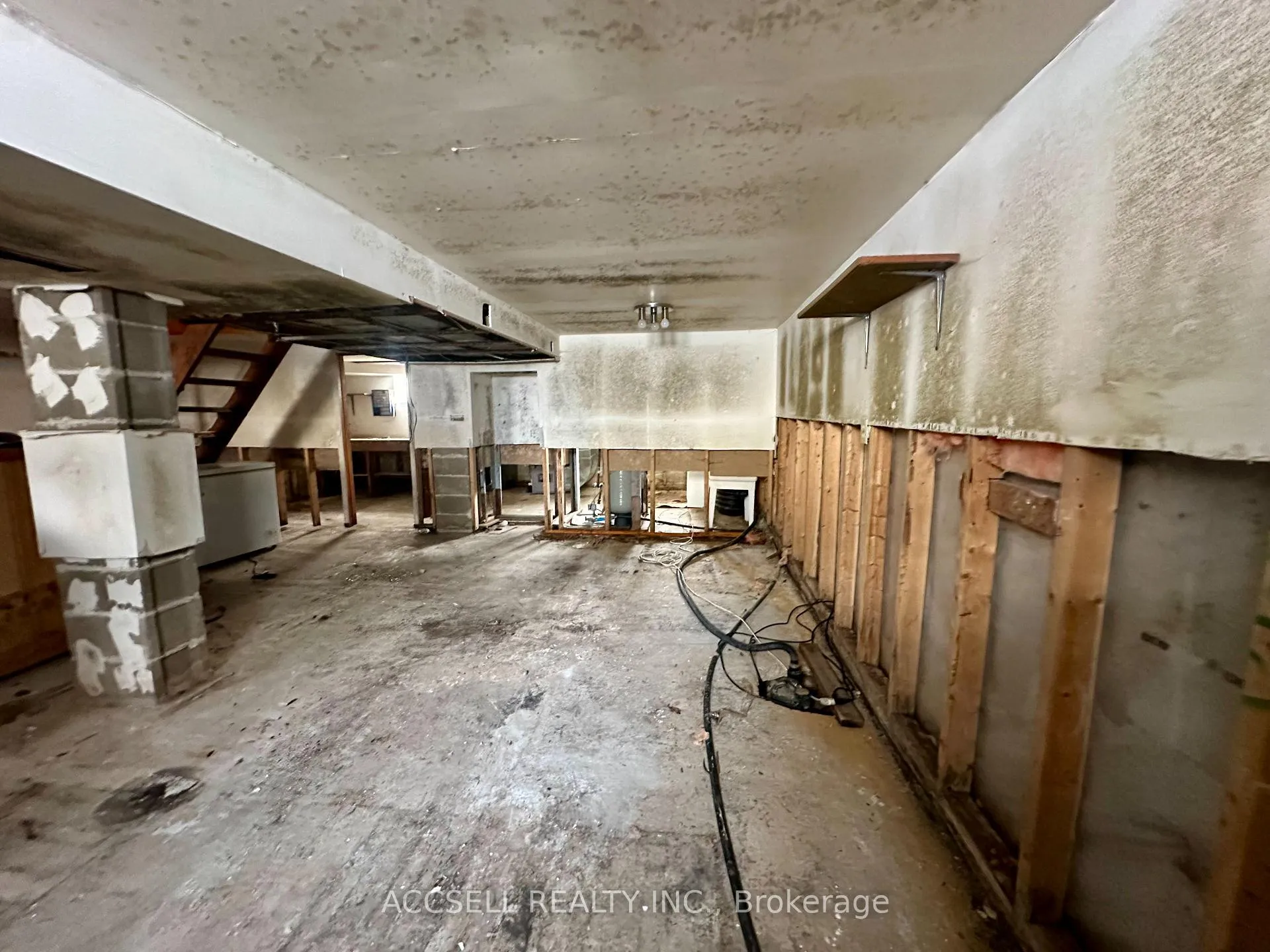 Photo 22 of 18627 Hurontario Street, Caledon, Rural Caledon — HOMEH