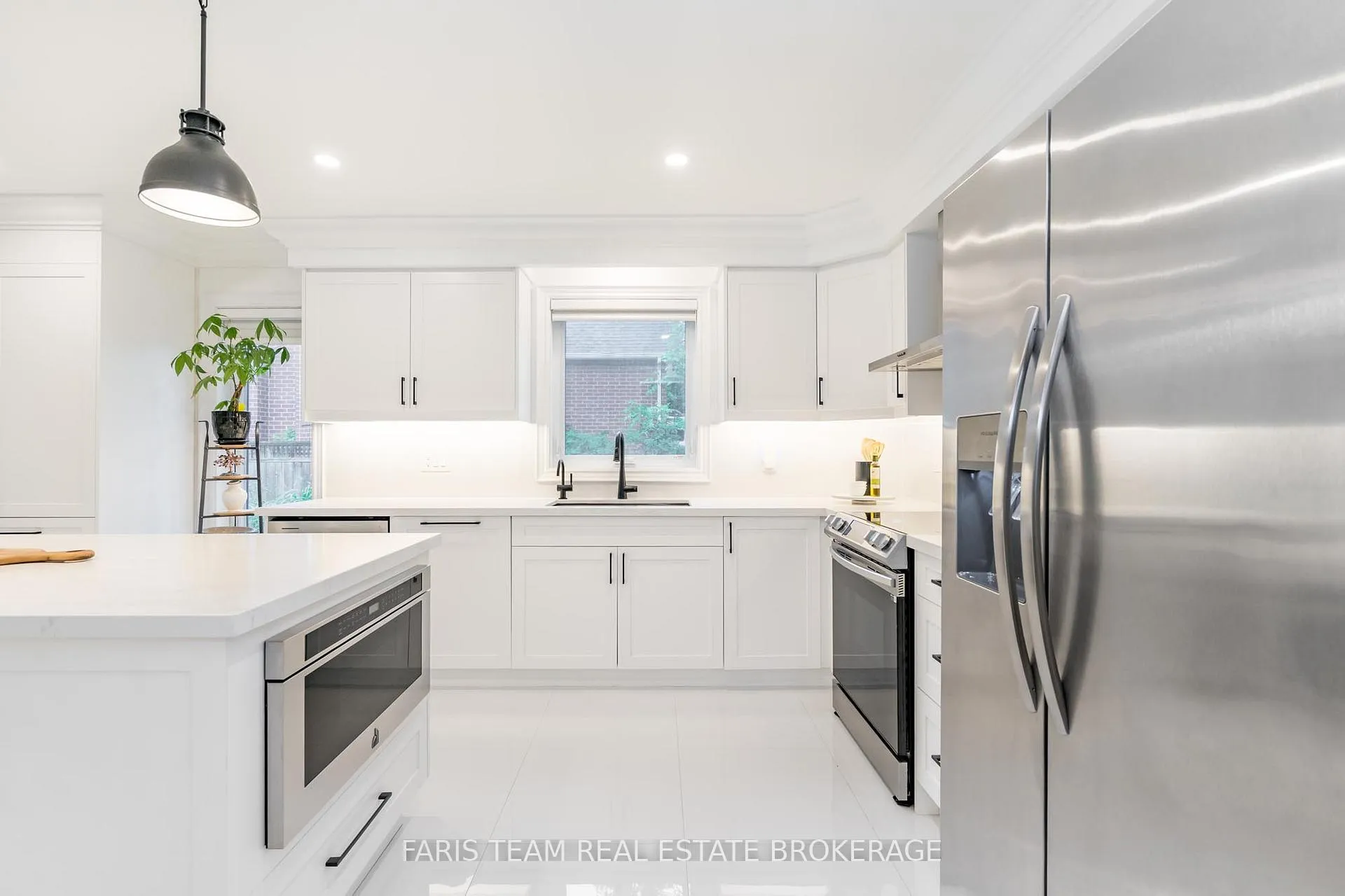 Photo 10 of 6 Alana Drive, Springwater, Centre Vespra — HOMEH
