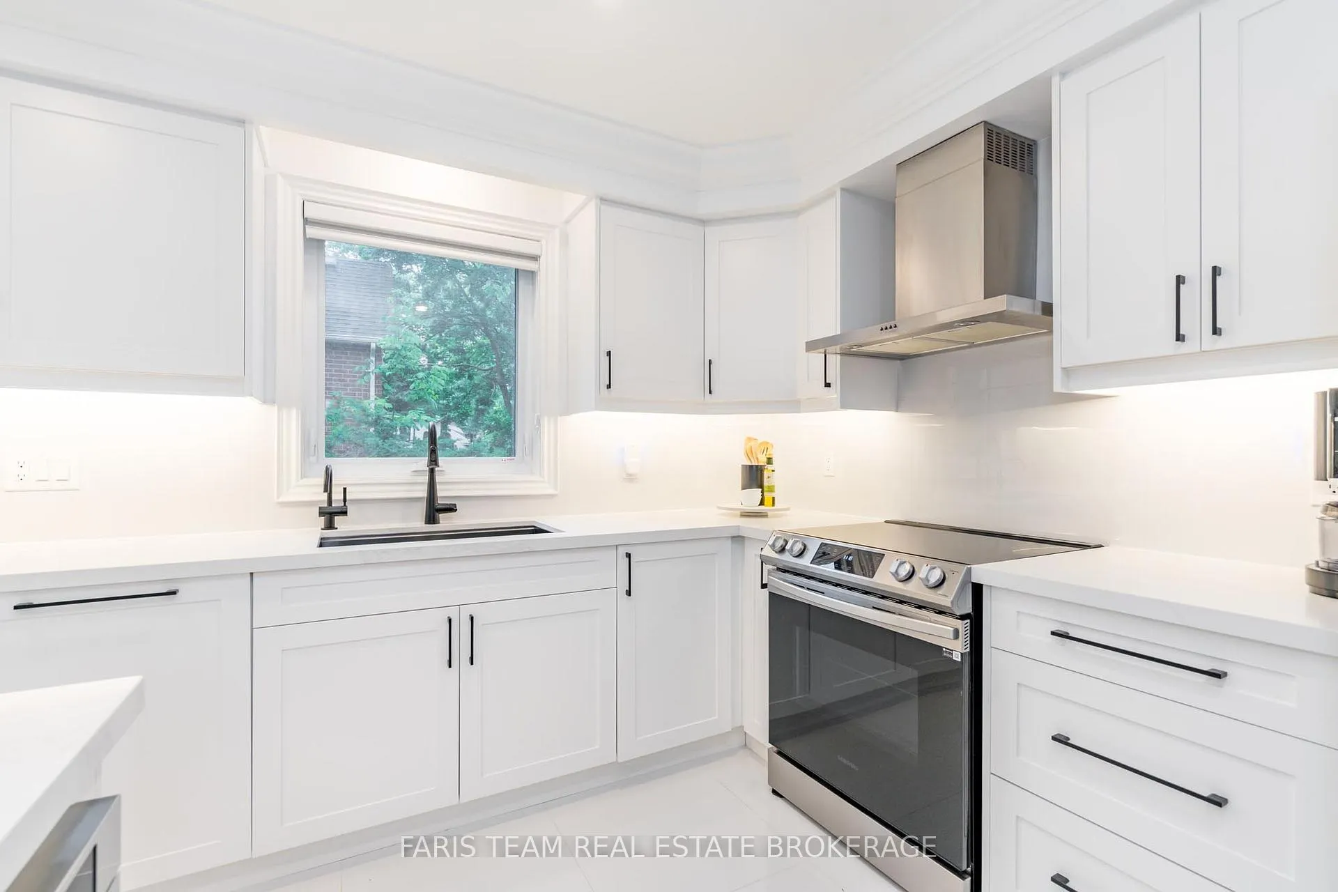 Photo 11 of 6 Alana Drive, Springwater, Centre Vespra — HOMEH