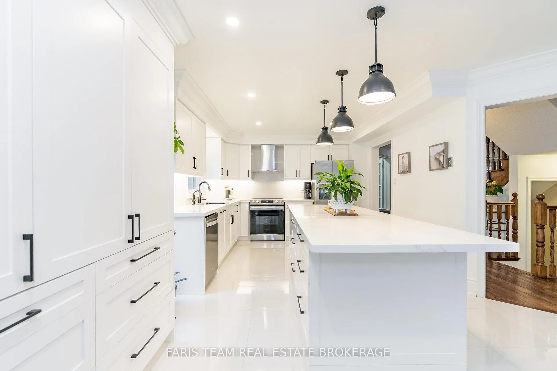 Photo 13 of 6 Alana Drive, Springwater, Centre Vespra — HOMEH