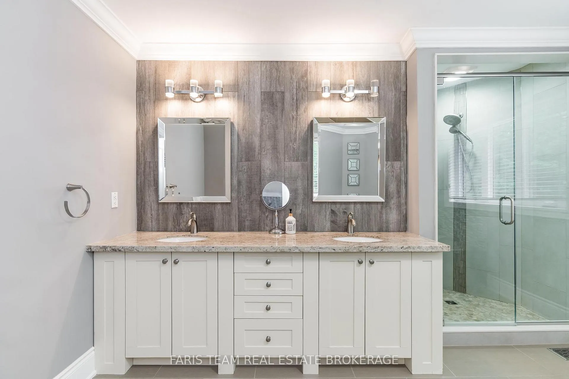 Photo 24 of 6 Alana Drive, Springwater, Centre Vespra — HOMEH