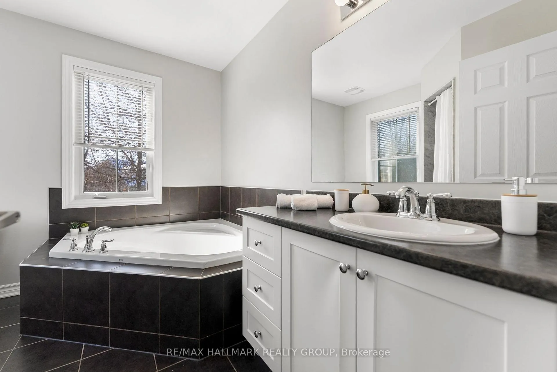Photo 27 of 403 Brigatine Avenue, Ottawa, Stittsville (North) — HOMEH