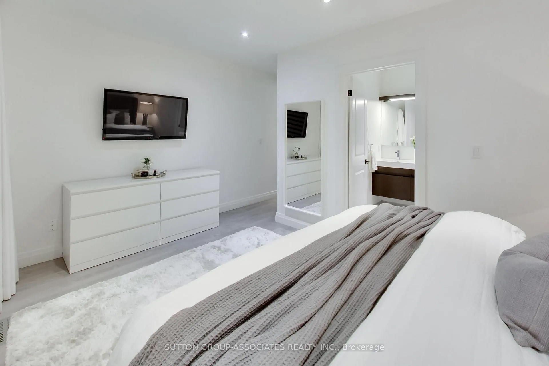 Photo 33 of 284 Atlas Avenue, Toronto, Oakwood Village — HOMEH