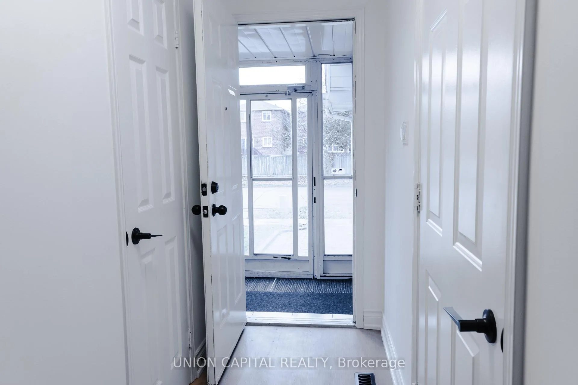 Photo 3 of 29 Thurman Road, Vaughan, Lakeview Estates — HOMEH