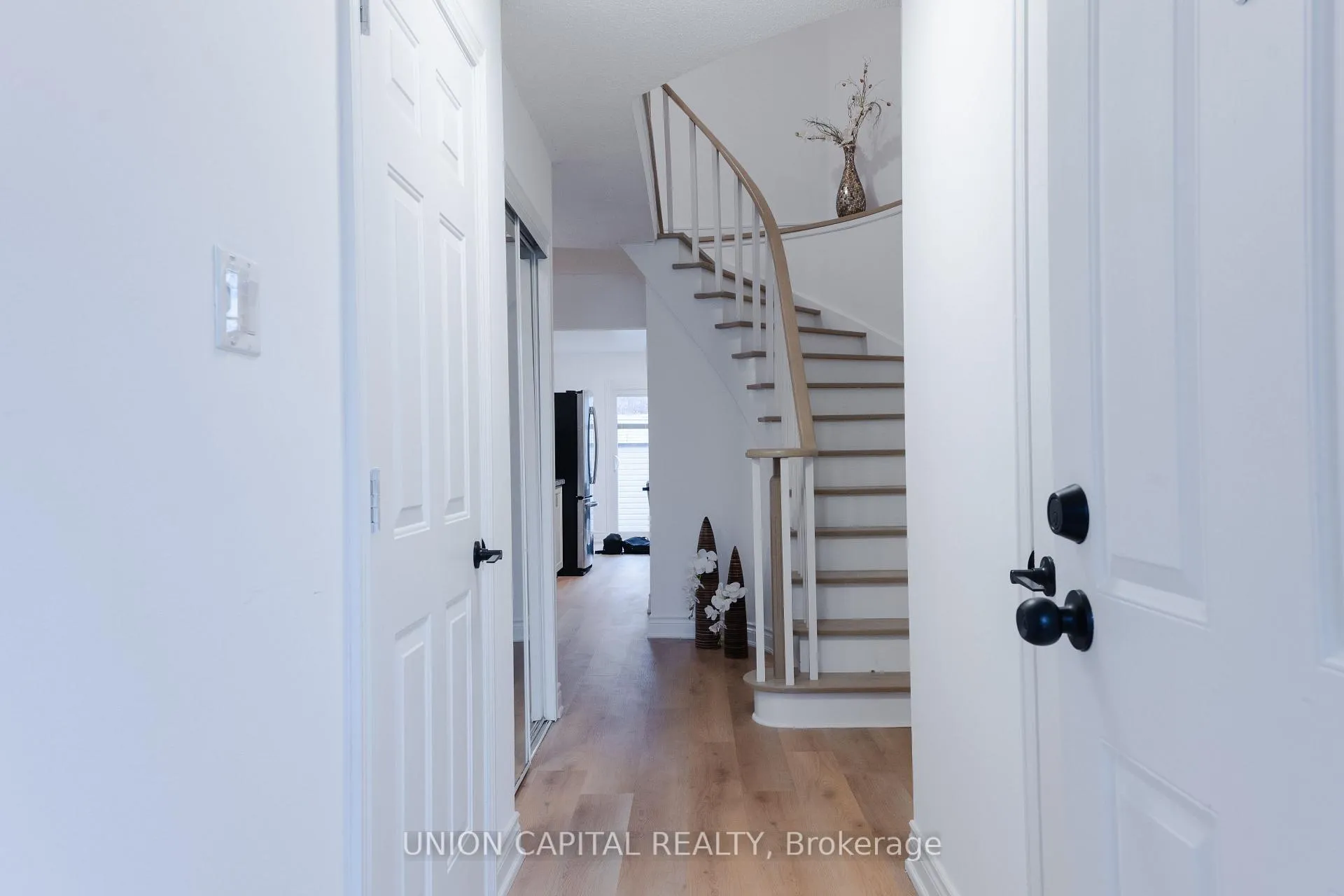 Photo 4 of 29 Thurman Road, Vaughan, Lakeview Estates — HOMEH