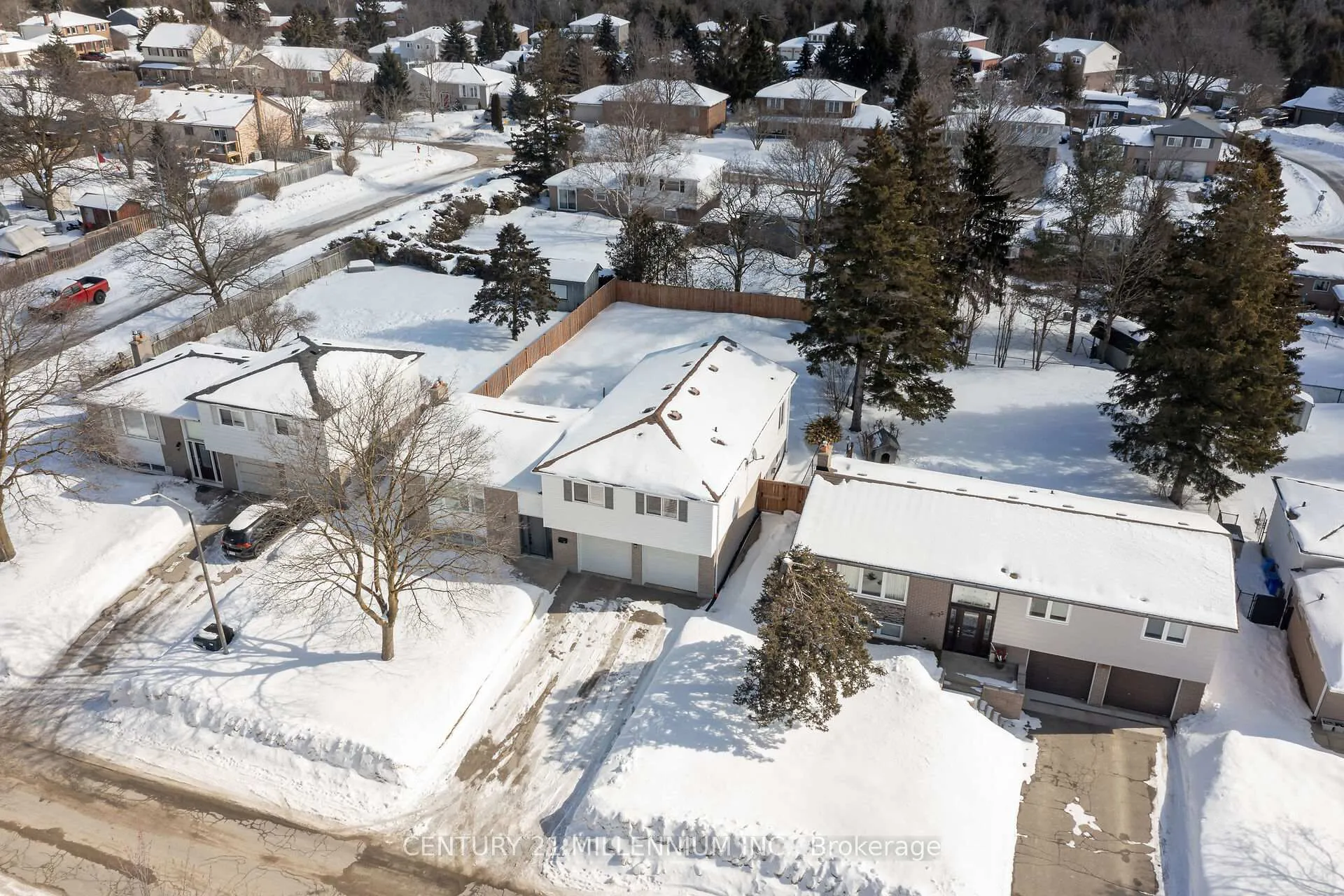 Photo 3 of 37 Erindale Drive, Erin — HOMEH