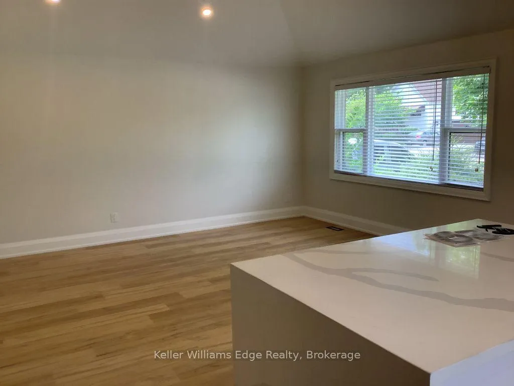 Photo 2 of 229 West 18th Street, Hamilton, Buchanan — HOMEH