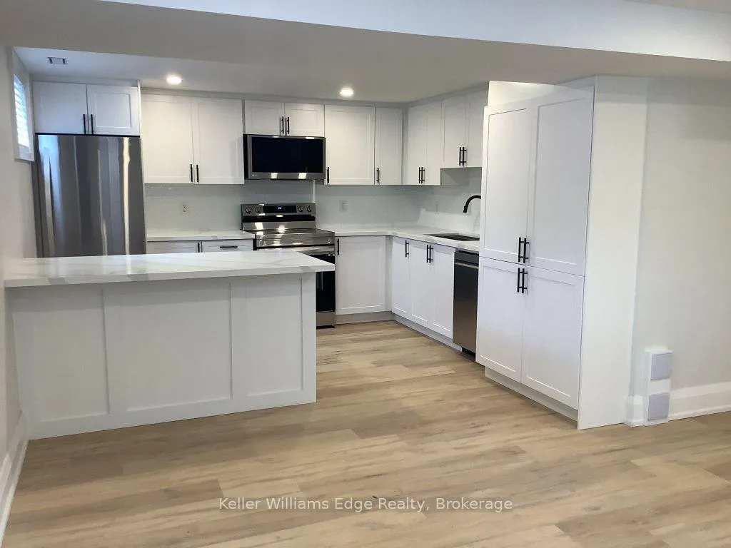 Photo 3 of 229 West 18th Street, Hamilton, Buchanan — HOMEH