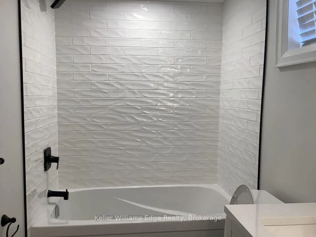 Photo 6 of 229 West 18th Street, Hamilton, Buchanan — HOMEH