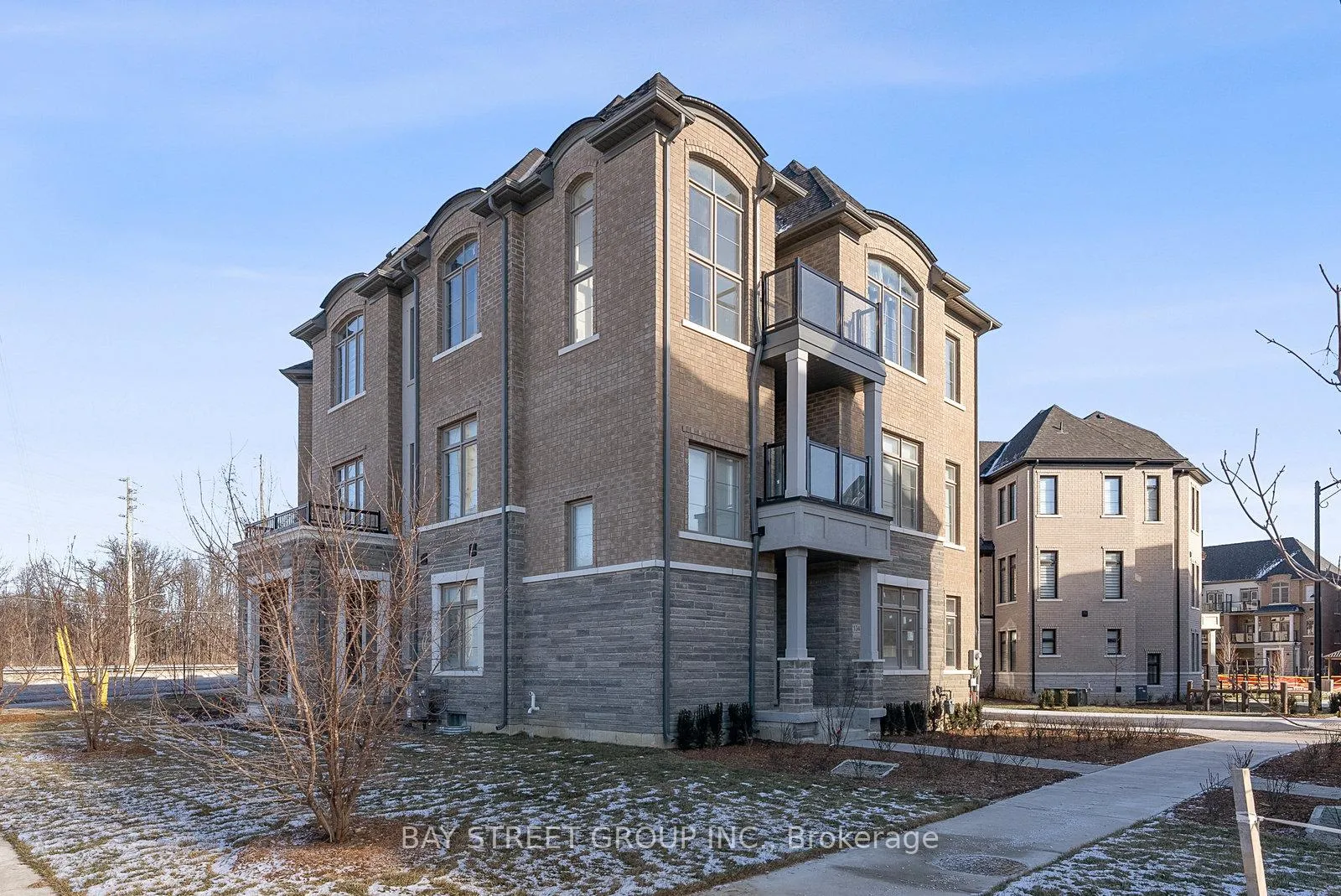 Photo 2 of 134 De La Roche Drive, Vaughan, Vellore Village — HOMEH