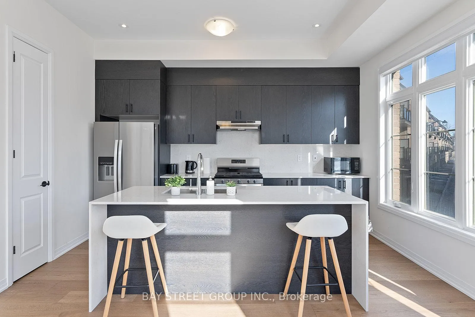 Photo 15 of 134 De La Roche Drive, Vaughan, Vellore Village — HOMEH