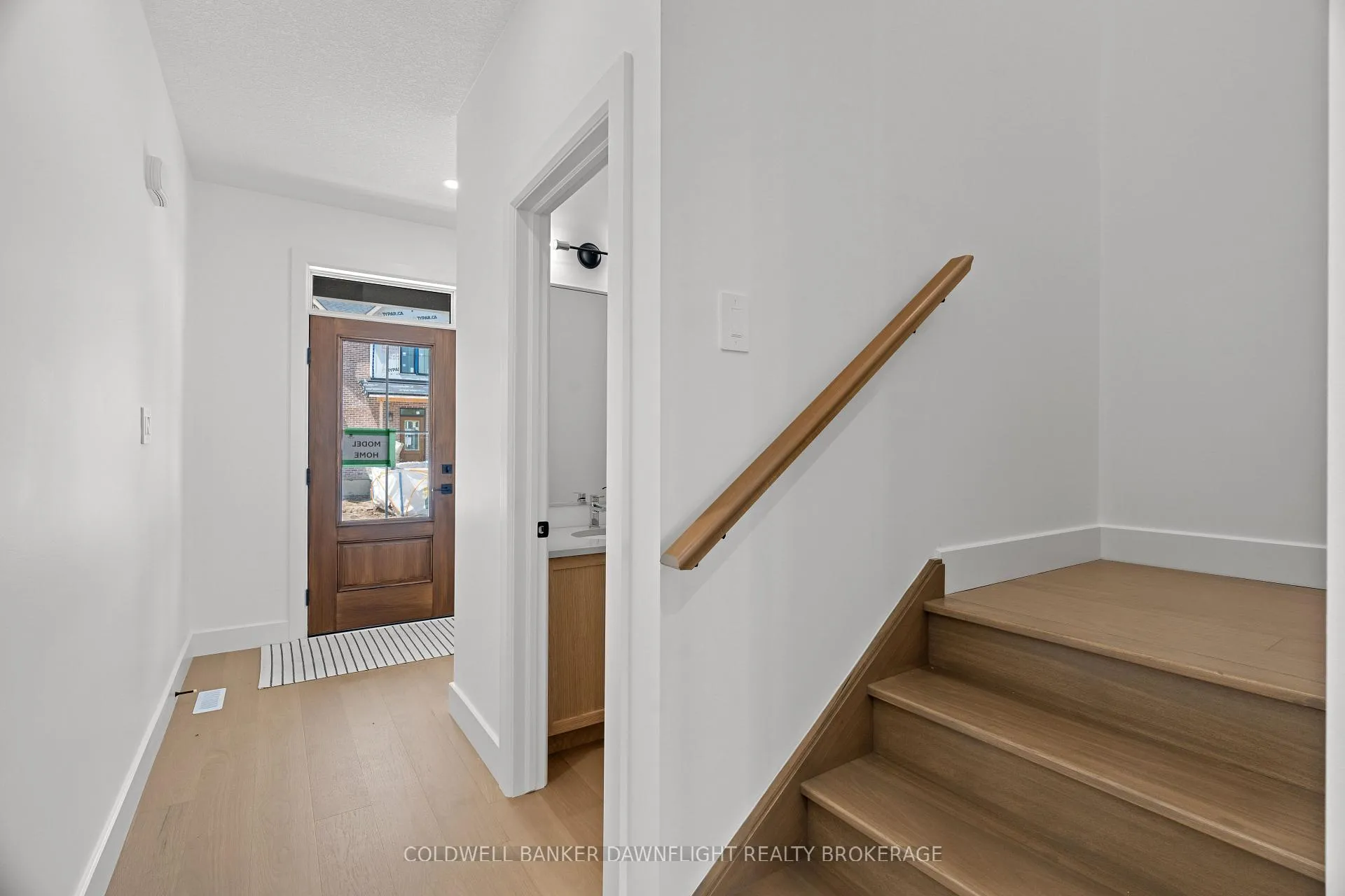 Photo 7 of Unit 17, 147 Scotts Drive, Lucan Biddulph, Lucan — HOMEH