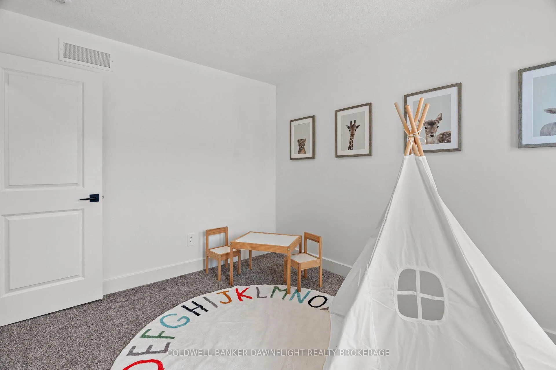 Photo 32 of Unit 17, 147 Scotts Drive, Lucan Biddulph, Lucan — HOMEH