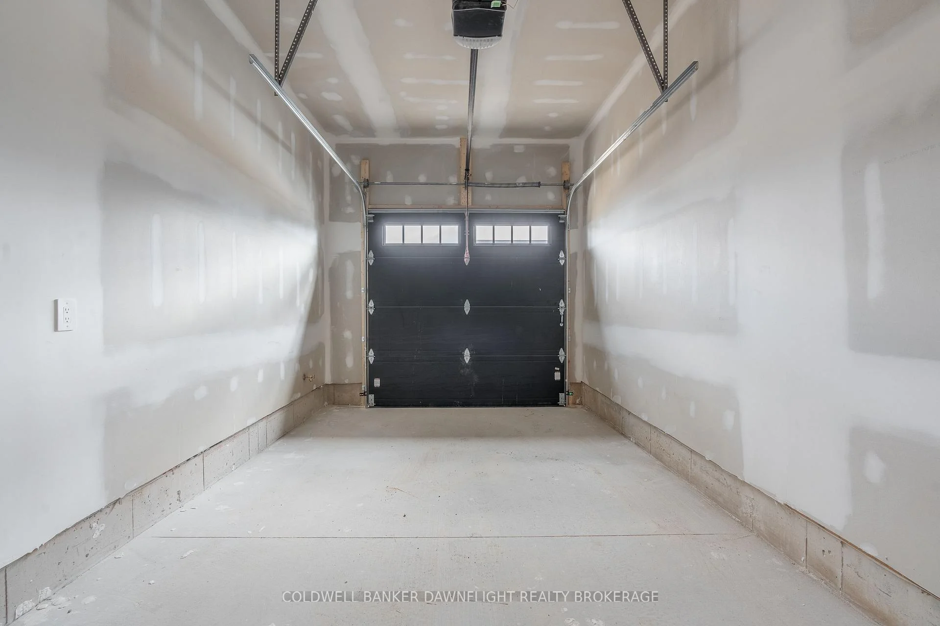 Photo 41 of Unit 17, 147 Scotts Drive, Lucan Biddulph, Lucan — HOMEH