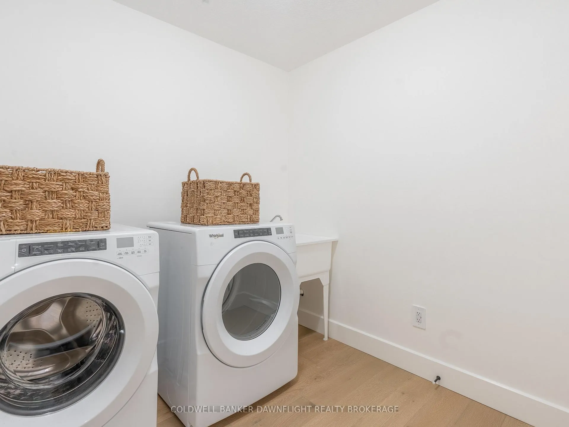 Photo 30 of Unit 18, 147 Scotts Drive, Lucan Biddulph, Lucan — HOMEH