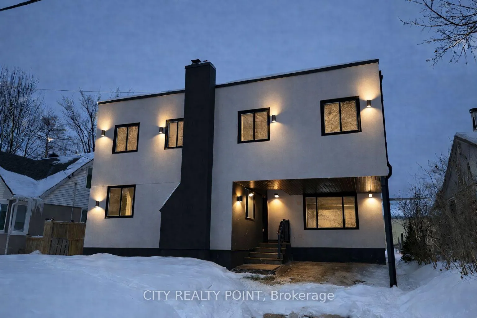 Front of Unit Unit 2, 131 Camelia Avenue