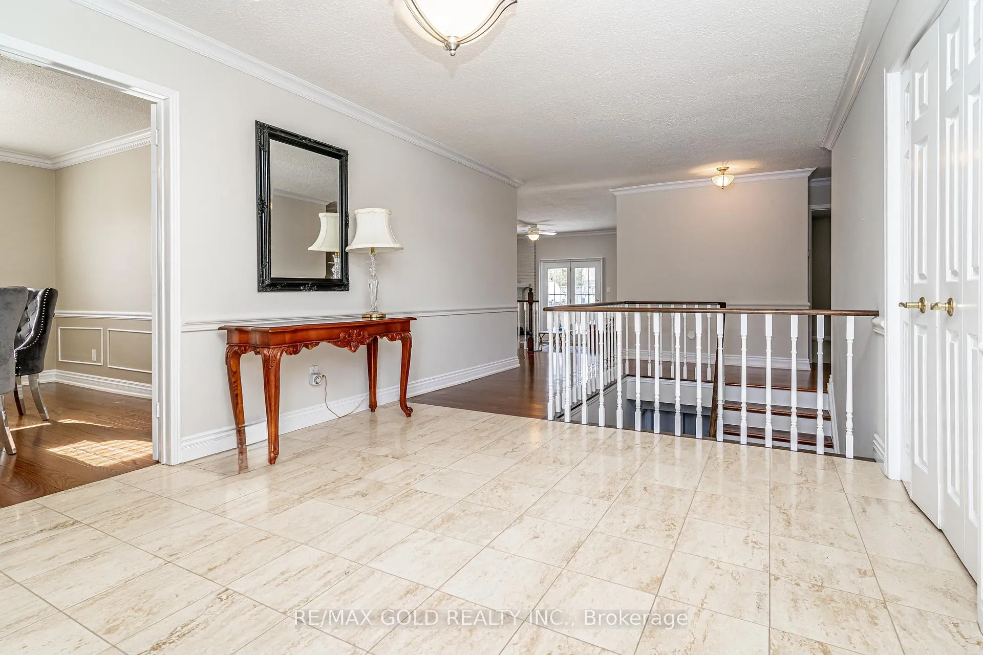 Photo 4 of 7 Oldham Crescent, Brampton, Snelgrove — HOMEH
