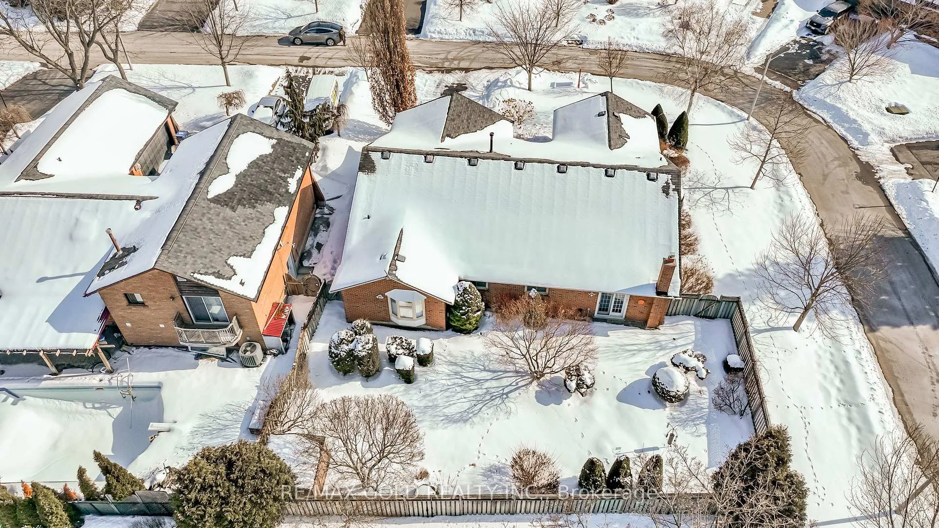 Photo 43 of 7 Oldham Crescent, Brampton, Snelgrove — HOMEH