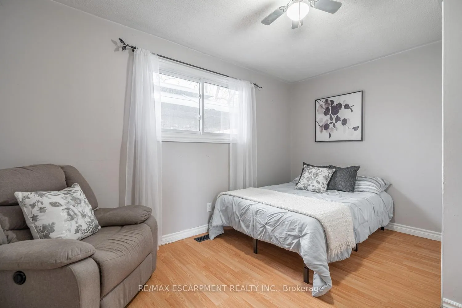 Photo 16 of 111 King Street E, Haldimand — HOMEH