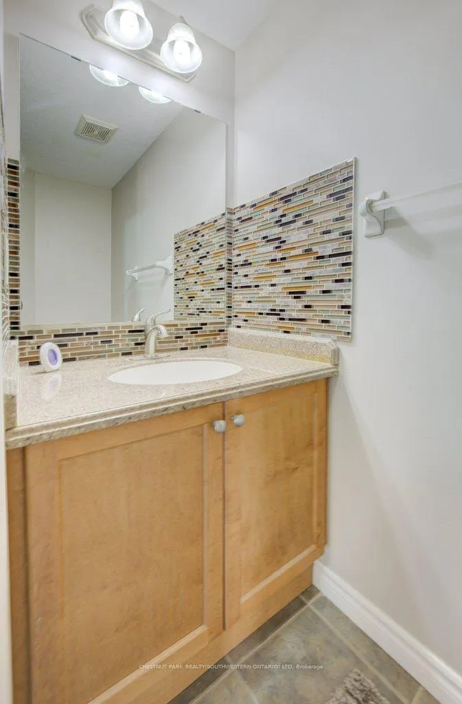 Photo 16 of 404 Tealby Crescent, Waterloo, Colonial Acres — HOMEH