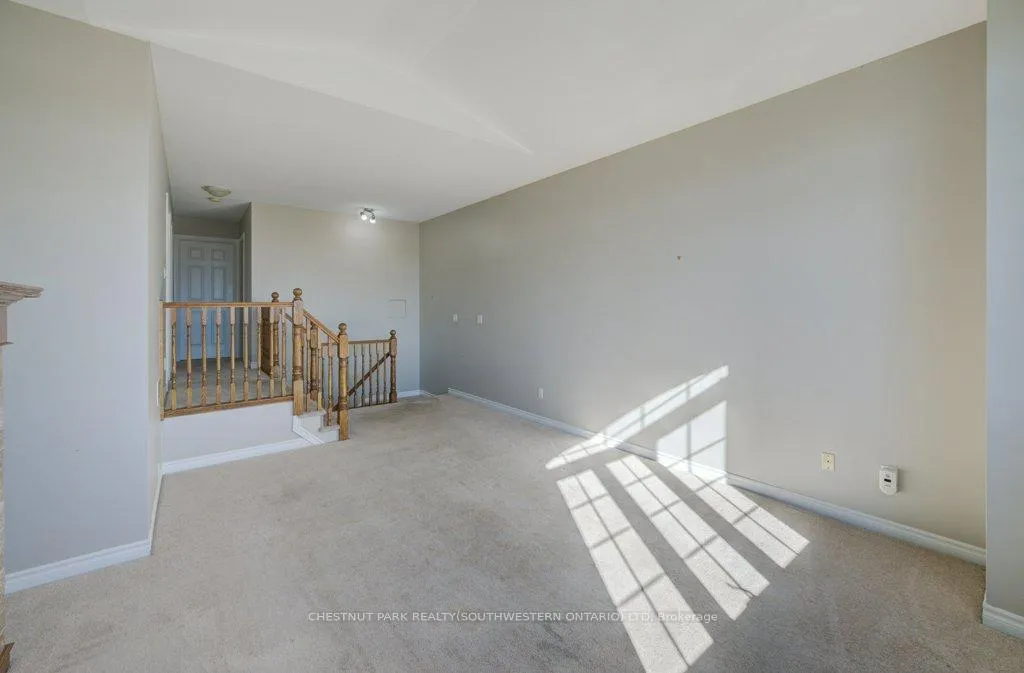 Photo 19 of 404 Tealby Crescent, Waterloo, Colonial Acres — HOMEH