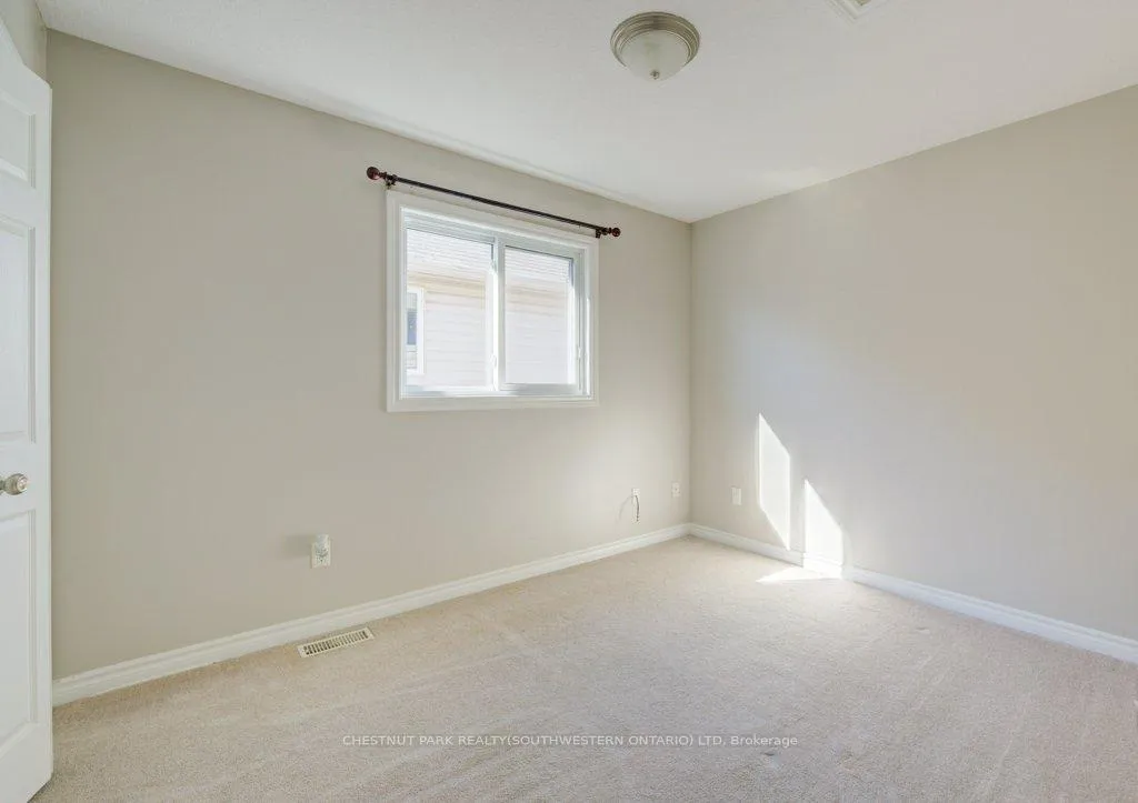 Photo 21 of 404 Tealby Crescent, Waterloo, Colonial Acres — HOMEH