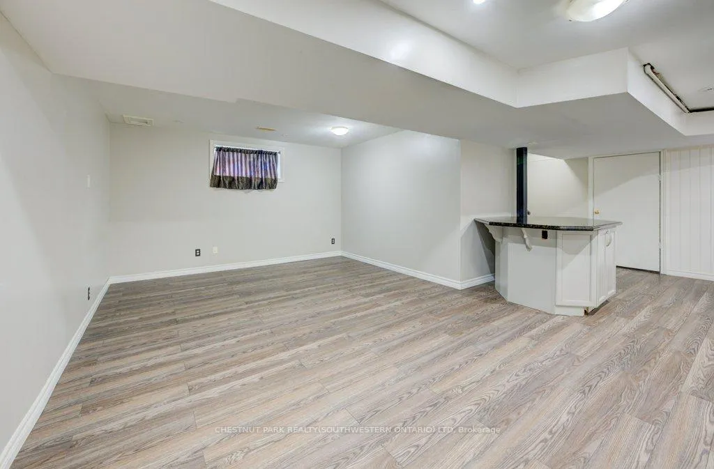 Photo 31 of 404 Tealby Crescent, Waterloo, Colonial Acres — HOMEH