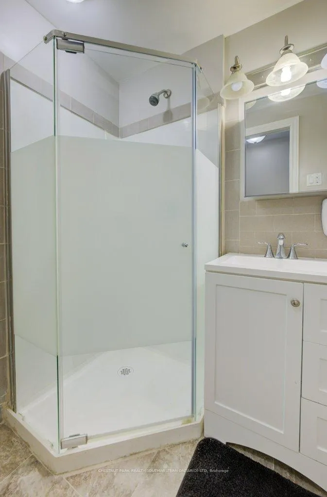 Photo 32 of 404 Tealby Crescent, Waterloo, Colonial Acres — HOMEH