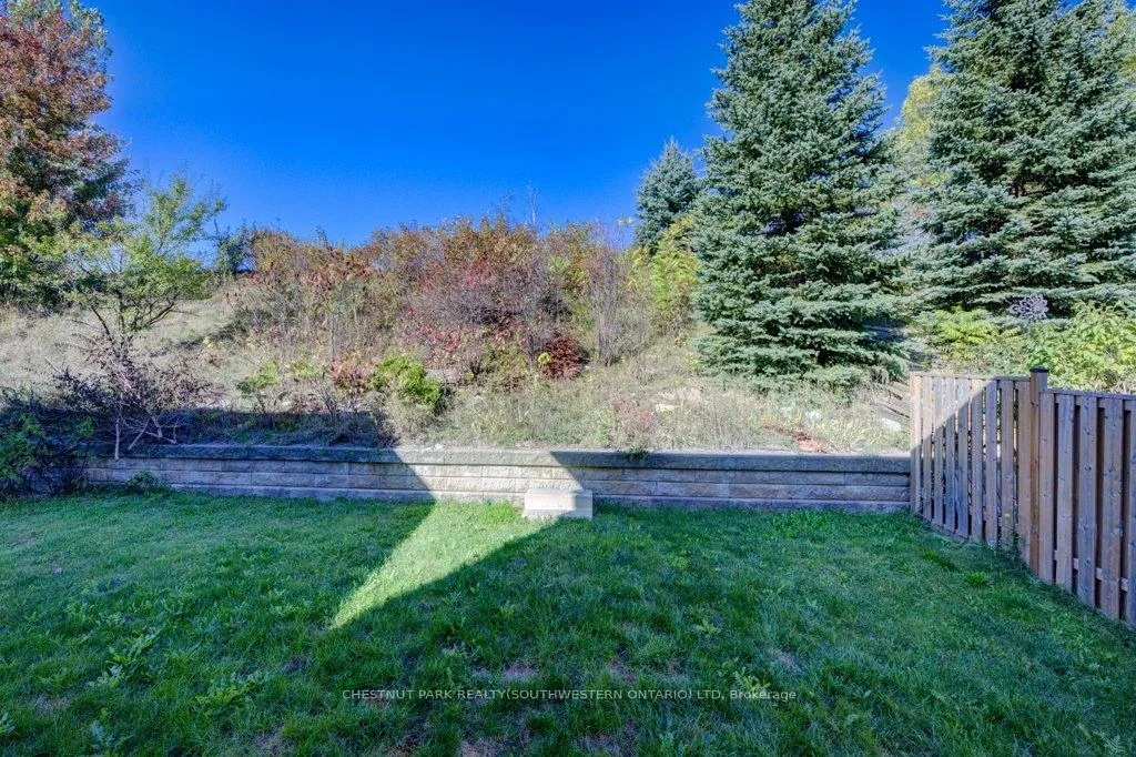 Photo 34 of 404 Tealby Crescent, Waterloo, Colonial Acres — HOMEH