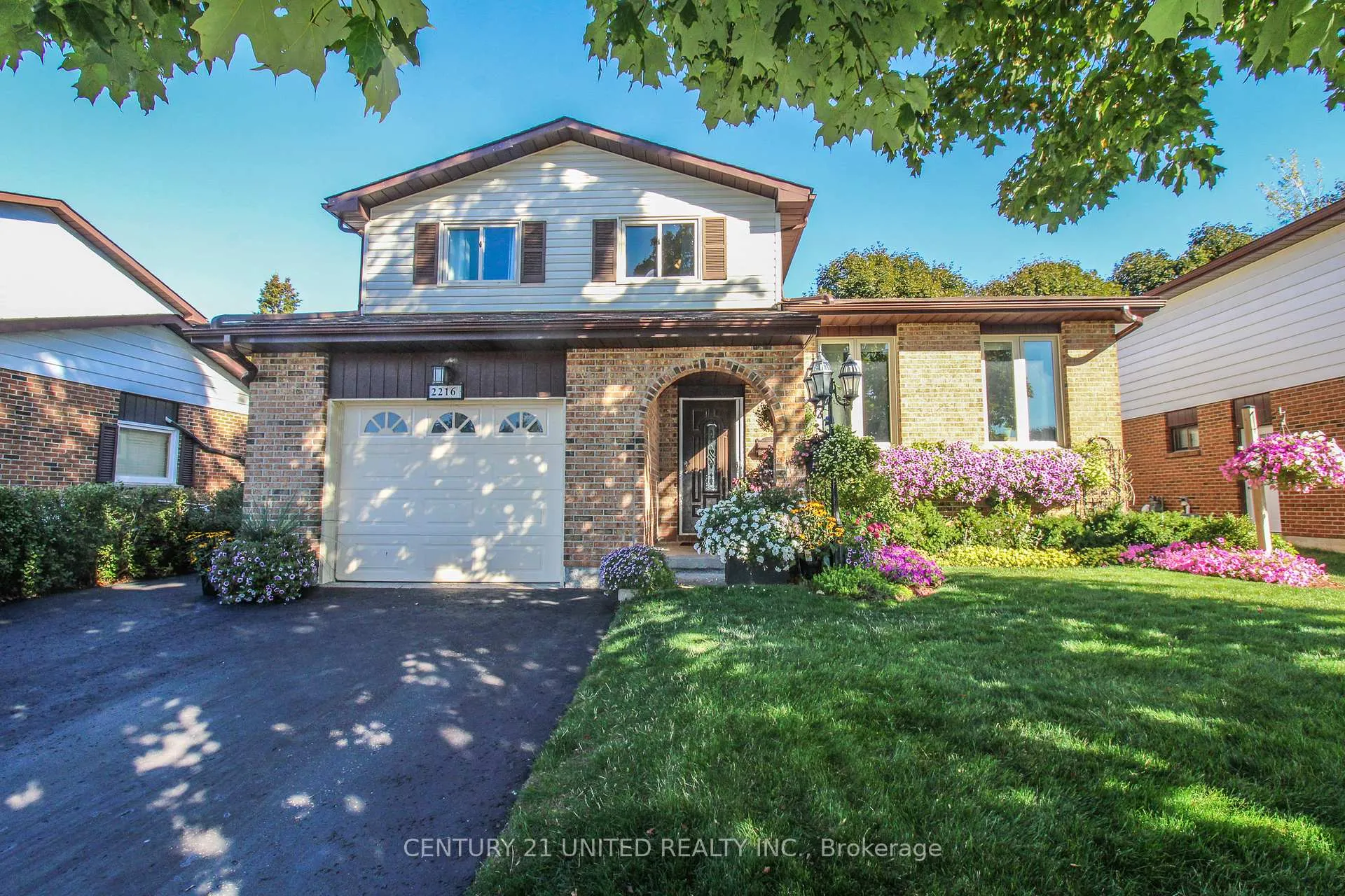 Front of 2216 Kawartha Heights Boulevard