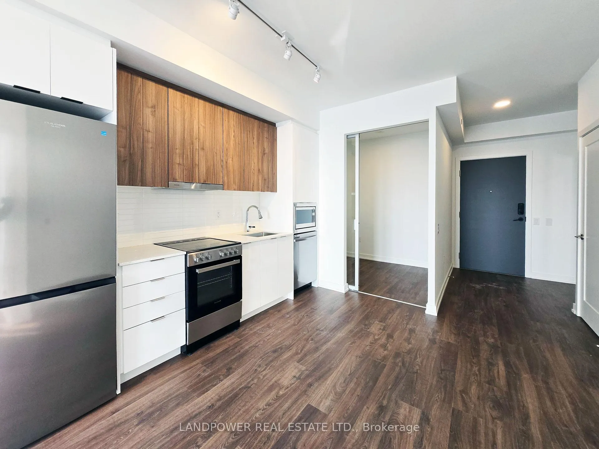 Photo 4 of Unit 1607, 9763 Markham Road, Markham, Greensborough — HOMEH